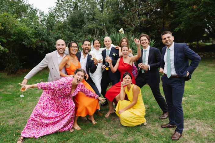 Ambiance joyeuse et festive pendant le mariage